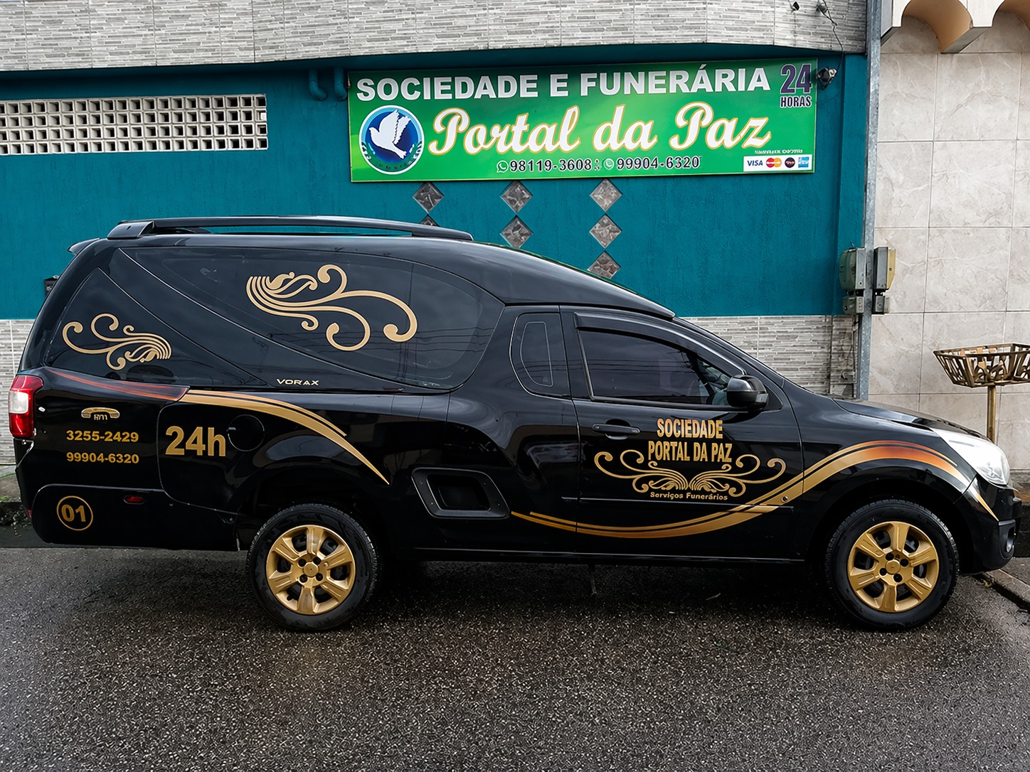 Carro funerário da frota Portal da Paz